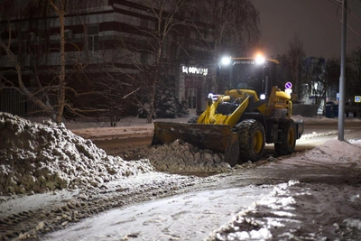Коммунальщики Оренбурга высыпали 70 тонн соли на дороги