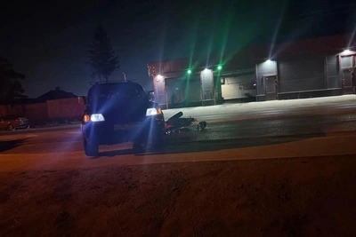 Двое подростков на питбайке пострадали в ДТП в Новосибирске