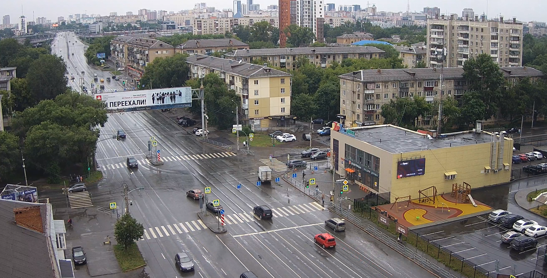 «Хорошо гремит»: в Челябинске горожан насторожили звуки, похожие на взрывы