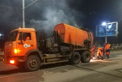 Костромские дорожники ремонтируют асфальт на городских улицах