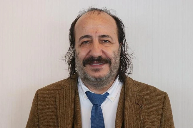 Виновник торжества и похититель женских сердец — 63-летний бизнесмен Аднан Далгакыран | Источник: Indyturk.com/