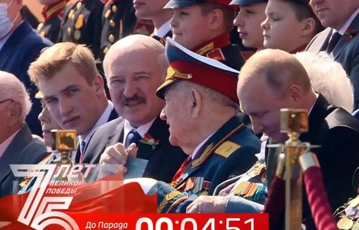 Николай Лукашенко первый слева