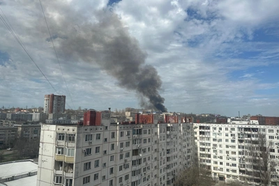 Столб черного дыма поднялся над Советским районом Волгограда