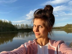 «Не считала себя пампушкой»: Надежда Оболенцева вспомнила времена, когда весила на 10 кг больше