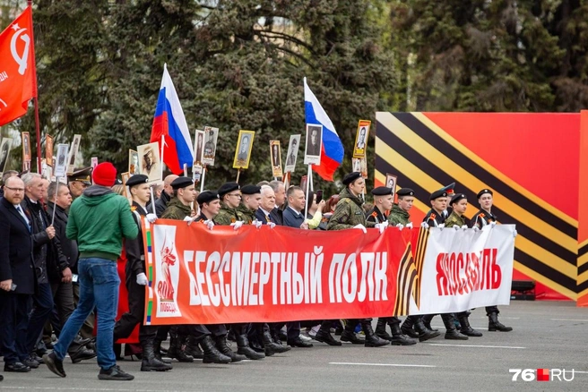 В акции принял участие губернатор Михаил Евраев | Источник: Кирилл Поверинов / 76.RU