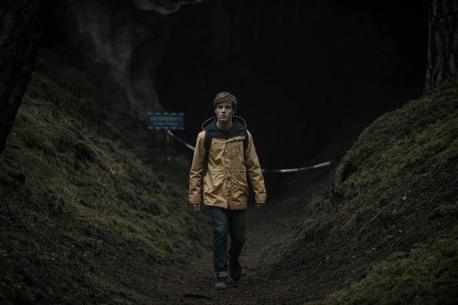 «Тьма» — история о пропавших детях | Источник: кадр из сериала «Тьма» (18+), реж. Баран бо Одар (Netflix, 2017-2020)