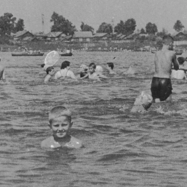 Пляж на Белом озере в районе Косино-Ухтомский, начало 1960-х | Источник: Pastvu