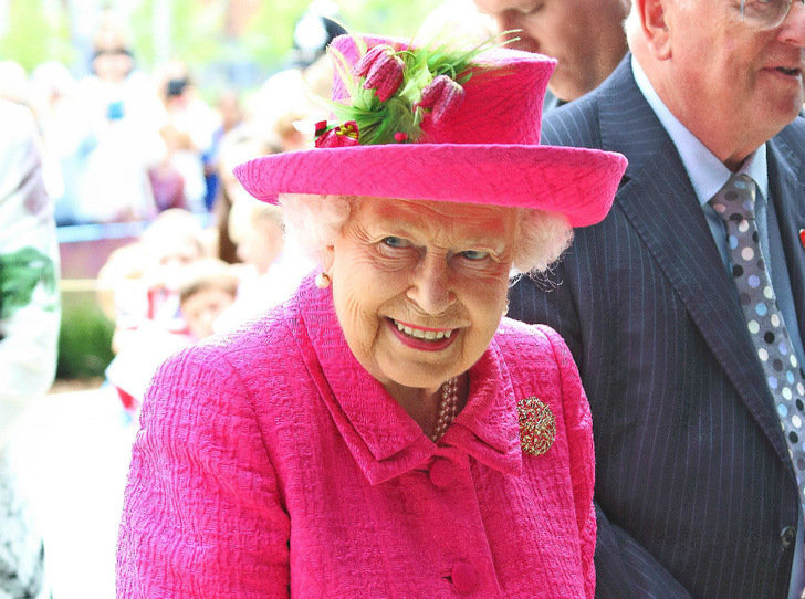 Королева посадила дерево в Кембридже (не обошлось без конфуза)
