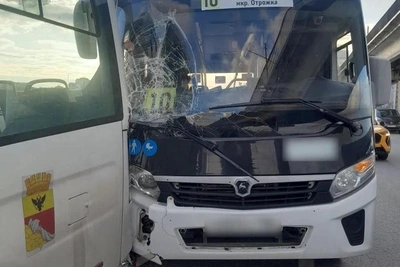Воронежанка на иномарке спровоцировала аварию с автобусами
