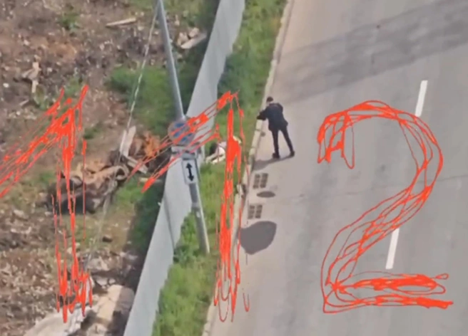 Убийство прохожего неизвестным стрелком в Москве попало на видео | ya62.ru