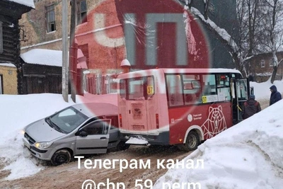 Авария автобуса с легковушкой в Мотовилихе привела к пробкам