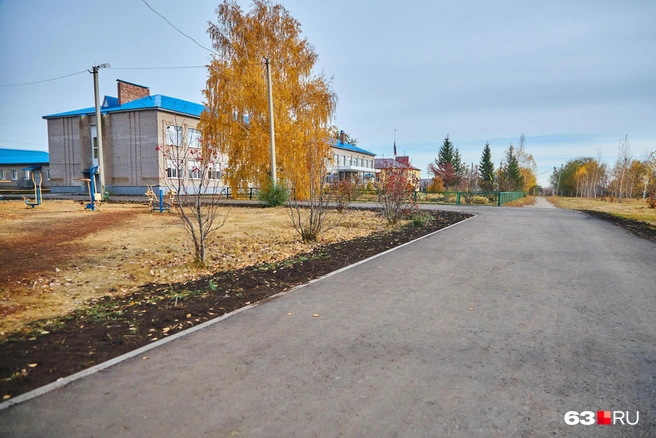 Школа Кинельского. На фото — новый корпус, построенный в 1986 году | Источник: Роман Данилкин / 63.RU