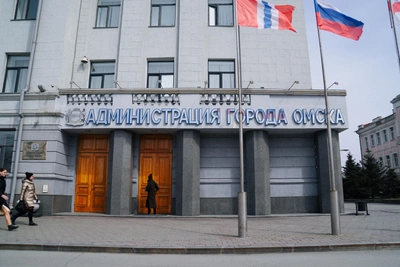 Губернатору Омской области хотят дать право назначать врио мэра