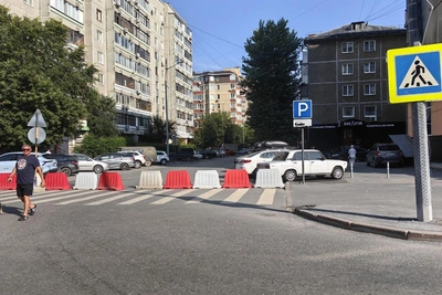 Перекресток в Тюмени закрыт из-за ремонта теплосети