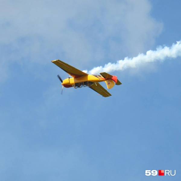 Пролёт вниз кабиной для самолёта и вниз головой для пилота | Источник: Кирилл Хафизов / 59.RU