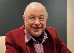 Цвет лица стал розовым, потерял много крови: подробности состояния Евгения Петросяна