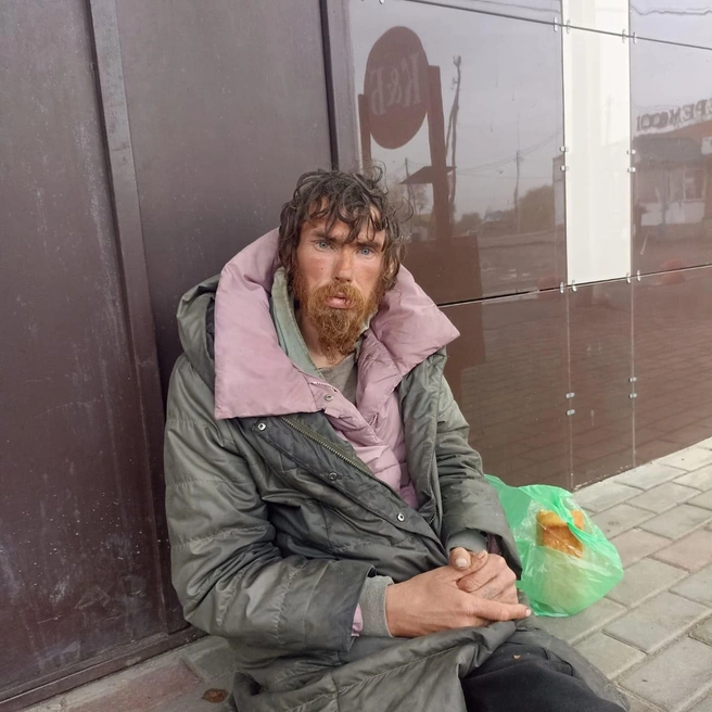 «Копейский двойник Камбербэтча»: бездомный мужчина удивляет жителей города | Источник: группа ВК ЧП | ДТП Челябинск