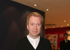 Евгений Миронов получил сотрясение мозга в театре