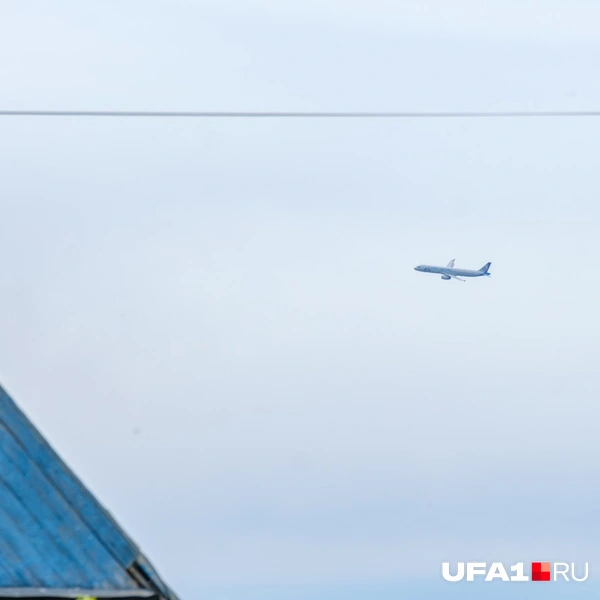 Этот самолёт полетел в Ноябрьск, Ямал | Источник: Булат Салихов / UFA1.RU