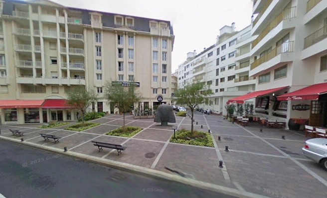 Это площадь Антона Чехова в Биаррице | Источник: GoogleMaps