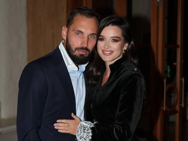 Ксения Бородина пожаловалась, что вполне обеспеченные мужчины (типа ее мужа) страдают от людских стереотипов | Источник: Ксения Бородина / T.me