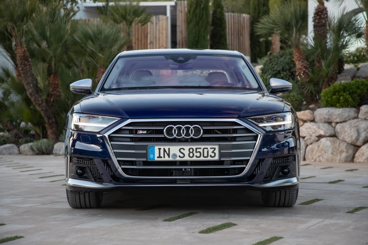 Быстрый и роскошный Audi S8 уже доступен для заказа