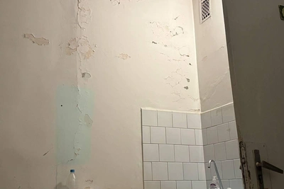 «С потолка сыпется»: жалобы на роддом в Набережных Челнах