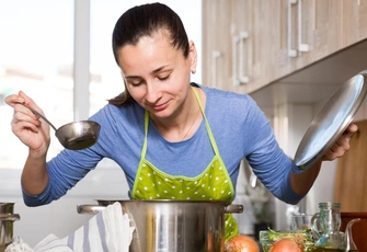 Суп от похмелья, который быстро вернет к жизни: два рецепта от врача