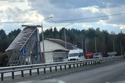 Самосвал снес переход на Московском тракте: что дальше?