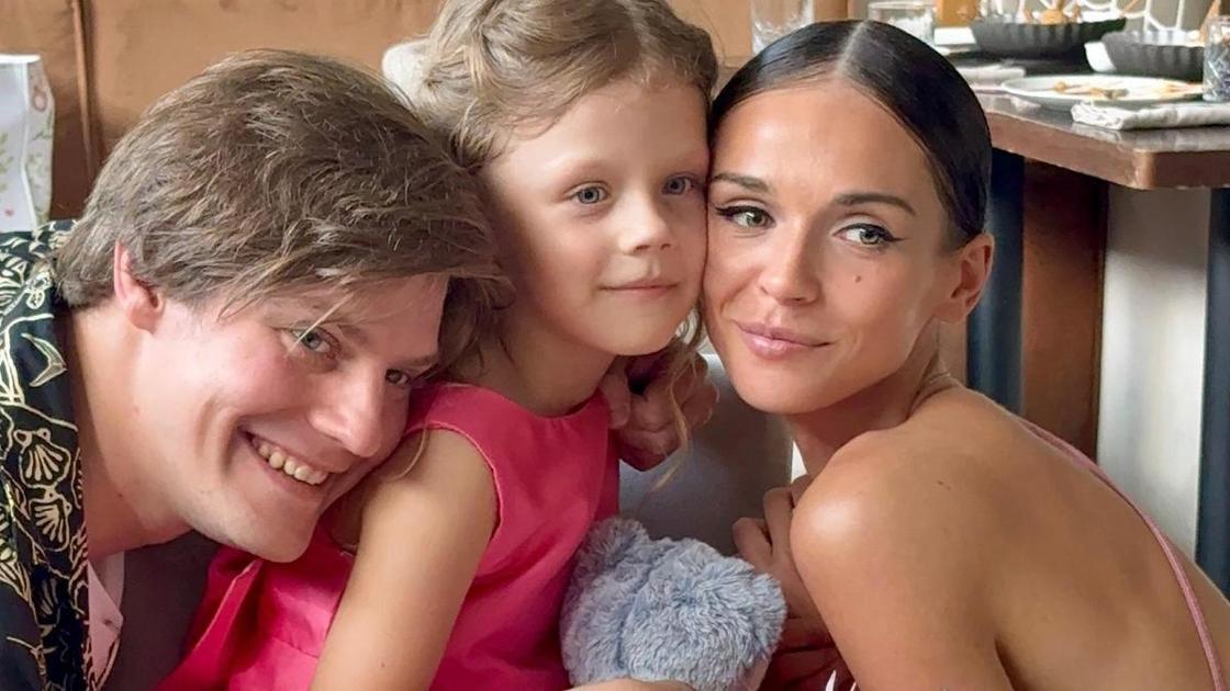 Павел Табаков и Софья Синицына вместе поздравили 6-летнюю дочь Мию с днём рождения