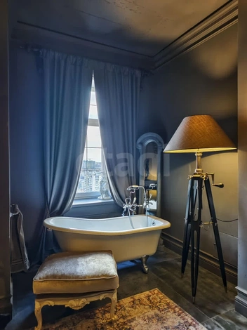 Ванная с окном&nbsp;— мечта многих | Источник: etagi.com