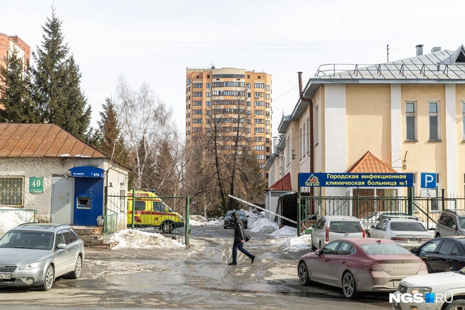 На территории есть одно здание, признанное памятником местного значения. Остальные планируется снести | Источник: Александр Ощепков / NGS.RU
