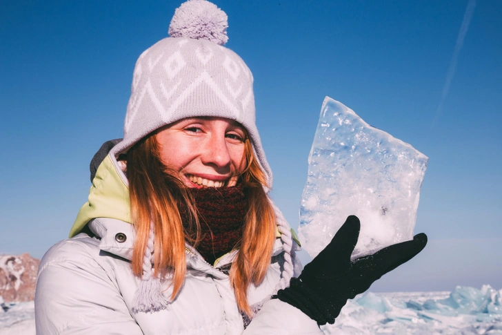 Полюбоваться байкальским льдом — в 2025 году это удовольствие не для каждого | Источник: KamionK/Shutterstock/Fotodom.ru
