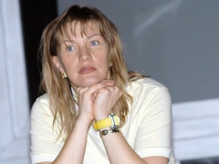 «Все меня совращают, а я не устаю»: Проклова рассказала о романах с известными мужчинами