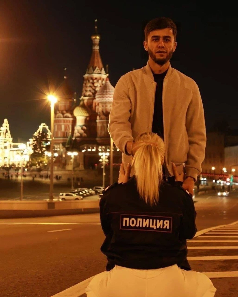 Психолог объяснила, почему на российских улицах появились голые люди