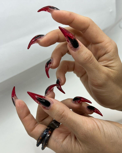 Маникюр ведьмы: 8 самых модных дизайнов ногтей на Хэллоуин 2023