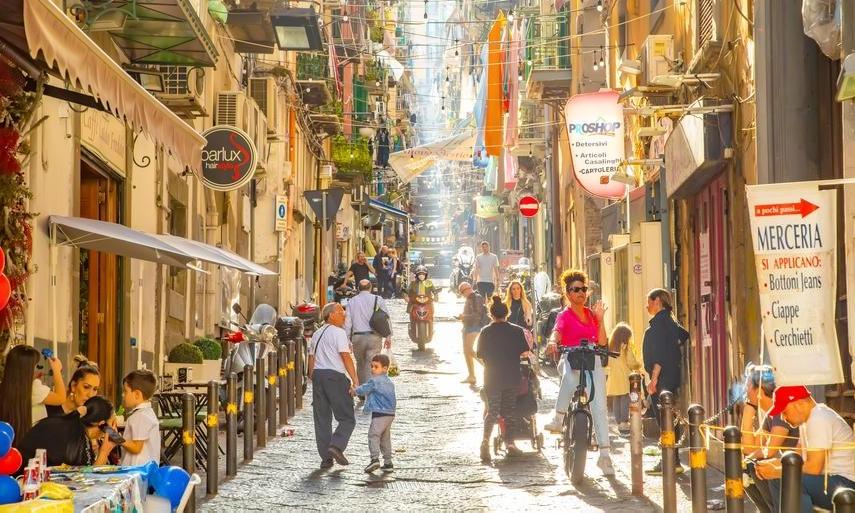Мой опыт жизни в Неаполе: традиции, отношения и верховенство Сеньоры Мамы