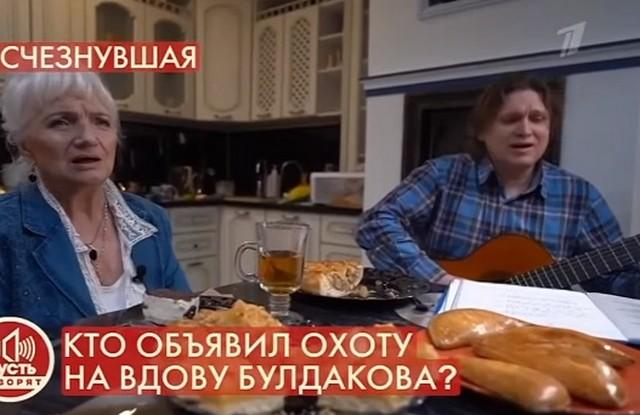 «У нее начинаются деменция и Паркинсон»: вдова Алексея Булдакова судится с племянником из-за квартиры