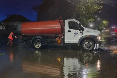 Благовещенские коммунальщики откачали 900 тыс. литров воды
