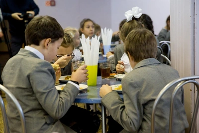 В Приморье повысили стоимость школьных обедов