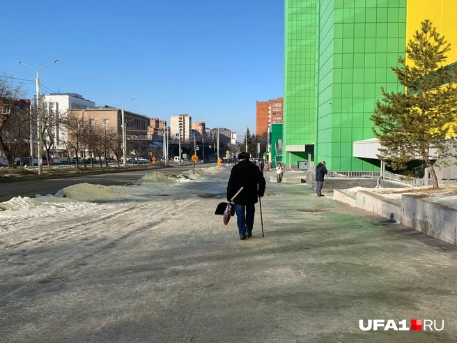 Фоткаться пенсионеры не сильно хотят  | Источник: Азалия Абдулова / UFA1.RU 