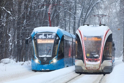 На Волоколамском шоссе трамвай №6 остановился из-за авто