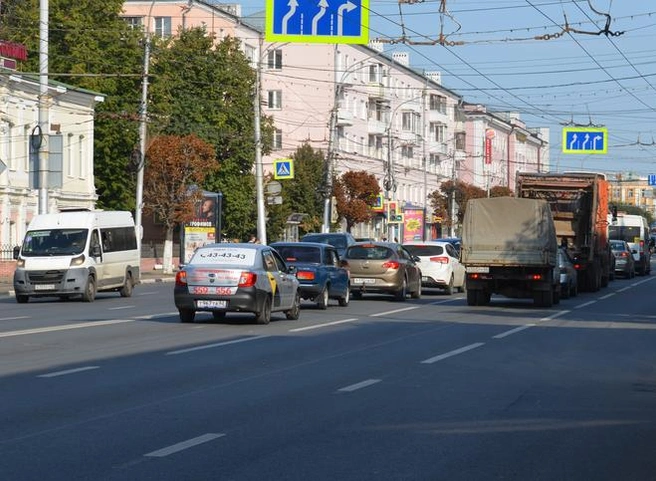 На Первомайском проспекте из окна пятого этажа выпал мужчина | ya62.ru