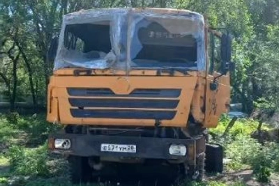 Общественники очистили детскую площадку от машин в Свободном