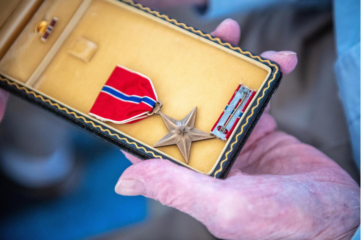 Когда в американской армии была учреждена награда «Бронзовая звезда»?