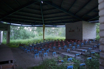 А так она выглядела 12 лет назад  | Источник: [ЗН] Заброшенный Новосибирск / «ВКонтакте»