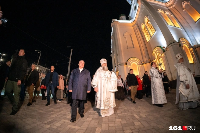 24 мая 2024 — на каждом большом празднике губернатора можно было встретить в Кафедральном соборе | Источник: Евгений Вдовин / 161.RU