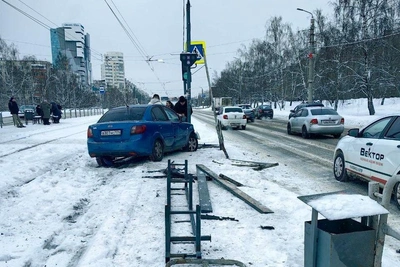Авария с легковушкой заблокировала трамвайные пути в Челябинске