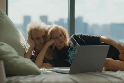 Бортич и Токаев в токсичном ромкоме «Счастлив, когда ты нет»