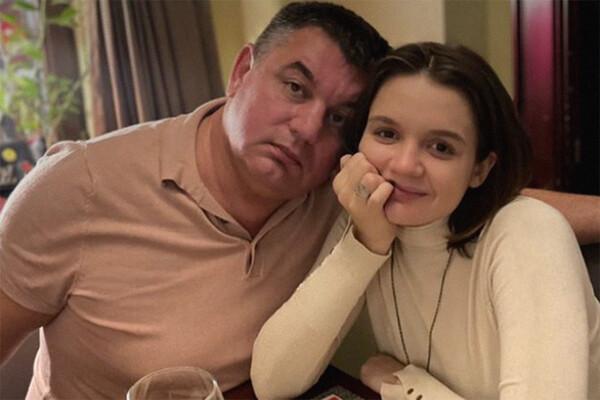 Дочь певицы Славы на фоне ее очередного срыва: «Она делает, что хочет»